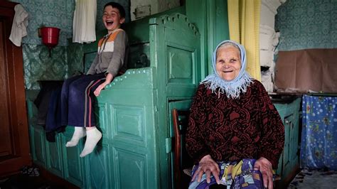 волосатые бабушки|Бабушка волосатая. Популярные бесплатные видео.